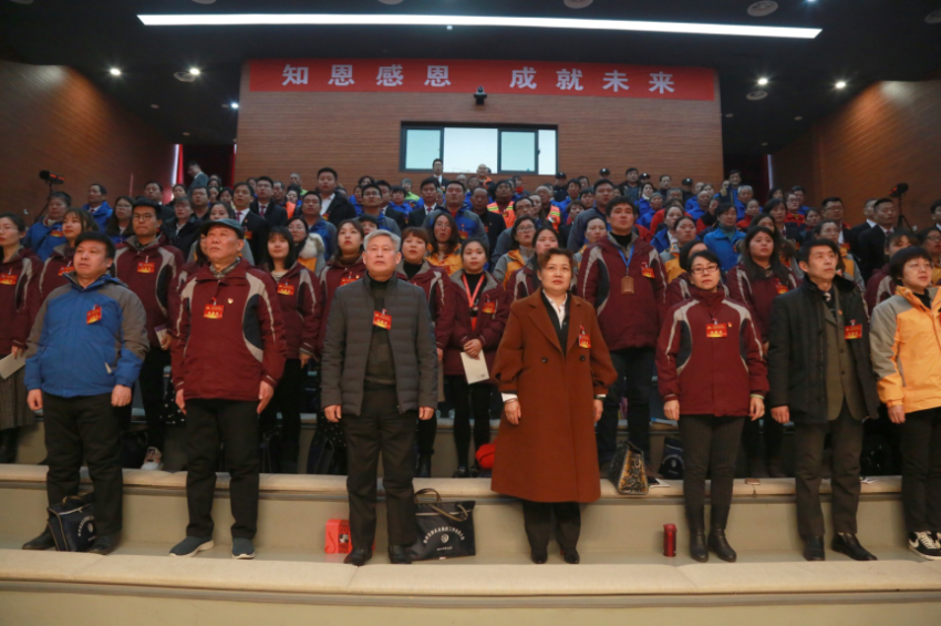 华体会线上平台,华体会（中国）2019年度工作动员大会---舞蹈《花开树恩》